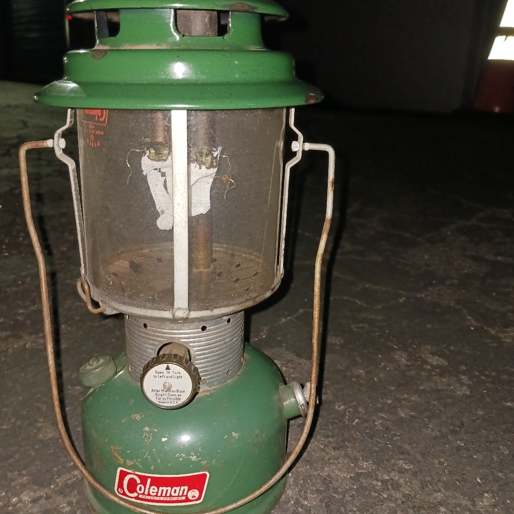 VINTAGE COLEMAN LANTERNS